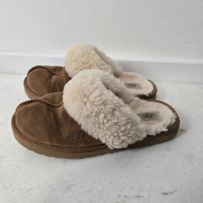UGG Niñas Talla 4 Acogedoras II Zapatilla Desgaste Gamuza Piel de Oveja Zapatillas Castaño Foto 1 de 4