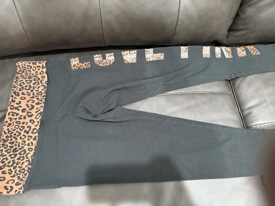 Usados en Excelente Condición Victorias Secret ROSA Leggings M Negro Plegable Cintura Estampado Leopardo 🐆 Foto 1 de 3