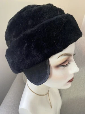 Invierno De Colección Negro Imitación Piel Estilo Guarnición Sombrero con Orejeras Unisex Foto 1 de 4