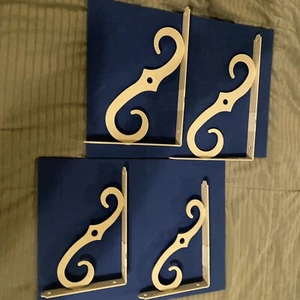 ¡Soportes de estante ornamentales blancos! (dos juegos) 10” y 8” (excelente estado) - Imagen 1 de 6