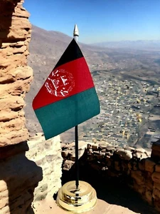 AFGHANISTAN TABLE FLAG 6"X4" 15cm x 10cm WITH FLAT GOLDEN BASE 25cm tall - Picture 1 of 2