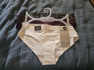 Nwt 3 Pair Ultra Soft. Laser Cut Seamless True Religion Brief Panties Size S - Picture 1 of 3