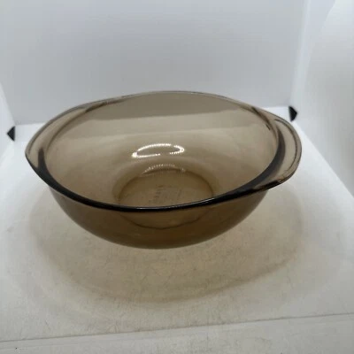 Vintage Pyrex Amber Serving Bowl 024 Handles 8.5in Diameter 2 Liter Kitchen - Image 1 of 4