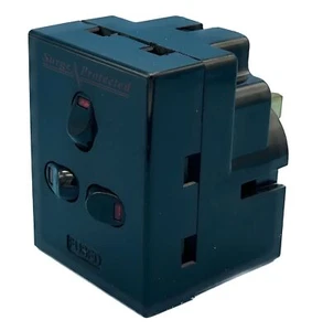 2er-Pack | 3-Wege Plug-In Überspannungsgeschützt Neon geschaltet Steckschlüsseladapter 13A UK Netz - Bild 1 von 4