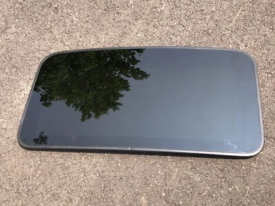🔥 2004-2007 Toyota SOLARA Sunroof Glass Power Moonroof Glass Factory OEM - Image 1 of 4