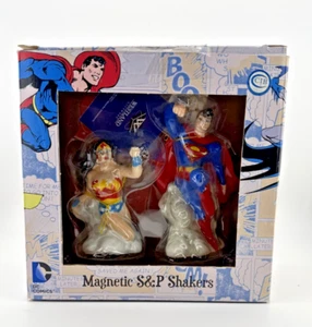 DC Comics Superman & Wonder Woman Salero magnético y Pimentero Westland en caja - Imagen 1 de 13