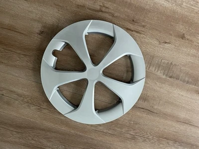 NUEVO 1 (uno) tapacubos R15" para Toyota PRIUS 2010-2016 cubierta de rueda neumático Snap On R15 Foto 1 de 4