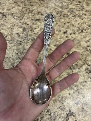 "Cucharadita Continental plateada 5 3/4"" 20 gramos" Foto 1 de 4