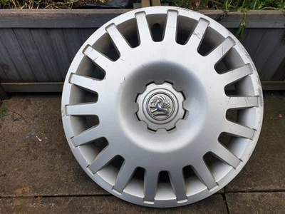 One Genuine Vauxhall Astra H 15" Wheel Trim Hub Cap x1 - Image 1 of 4