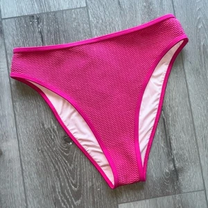 Pantalones de bikini Cupshe nuevos con etiquetas texturas de tiro alto M rosa intenso - Imagen 1 de 5