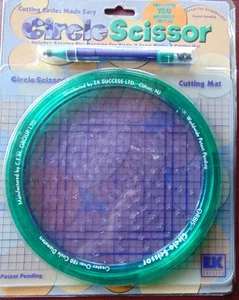 EK Success Circle Scissor Rotating Disc, Pen, 2 Spare Blades, Cutting Mat NEW - Picture 1 of 3
