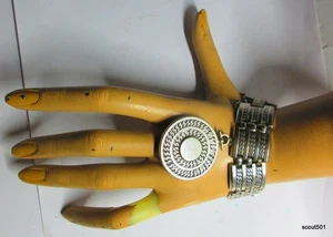 Vintage 60er signiert Monet verbunden breites Armband Medaillon Charm klobig Statement - Bild 1 von 6