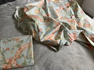 GP&J Baker Ruban Floral Gewachste Baumwolle Chintz Vorhänge Groß Über 14 Quadratmeter - Bild 1 von 9