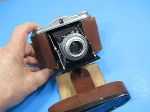 Vintage AGFA Isollete V Medium Format 1950's Folding Camera w/Case Untested VS28 - Picture 1 of 6