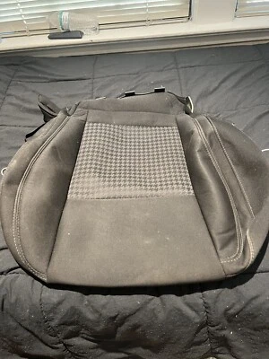 Dodge Charger 2017-2023 OEM lado del conductor izquierdo cubierta de asiento inferior tela Foto 1 de 3