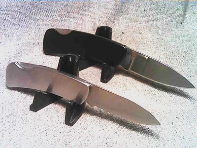 Lote de cuchillos 2 por 1 Slimline Gentleman's Lockbacks negro y todo inoxidable, 3-1/2" Foto 1 de 4