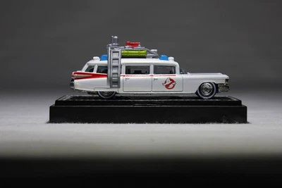 Hot Wheels Premium Ghostbusters Ecto-1 Retro Entertainment 59 Cadillac Real Ride Foto 1 de 4