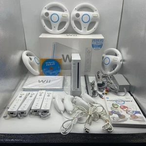 Consola Nintendo Wii Mario Kart Paquete con Wii Sports 4 Controladores 4 Ruedas Caja - Imagen 1 de 24