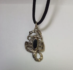 COLLANA CIONDOLO METALLO SCORPIONE SMALTATO C196 - Bild 1 von 3