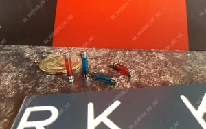 Hot Toys MMS308 Avengers Ant Man 1/6 scale action figure's 4 Pym particles only - Picture 1 of 3