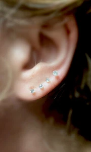 White Crystal Stud Diamond Earrings Hypoallergenic Cubic Zirconia Studs - Picture 1 of 9
