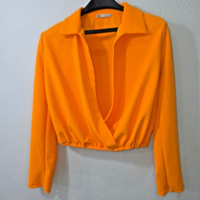 Blusa cropped Zara laranja torção frontal profunda V manga longa média - Imagem 1 de 4