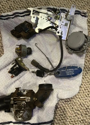 Lot of Simplicity Coronet, Briggs Stratton 13 hp engine #1694610 Misc parts - Image 1 of 4