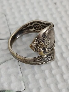 Vintage WM. A. Rogers Oneida LTD Silver Plated Floral Etched Spoon Ring - Picture 1 of 6