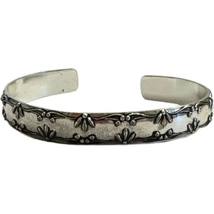 Signed Avon Textured Silver Tone Metal Cuff Bracelet Vintage - Picture 1 of 14