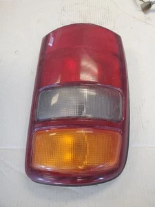 Luz trasera izquierda para conductor compatible con 00-03 SUBURBAN 1500 262313 - Imagen 1 de 12