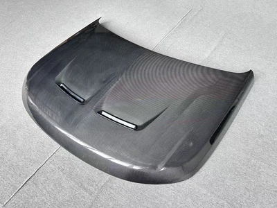 Cubierta de capó ventilada de carbono real para Land Rover Range Rover Sport Foto 1 de 4