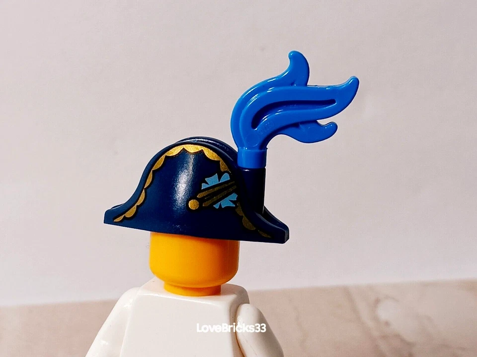 Nuevo LEGO Sombrero Pirata Capitán Azul Oscuro Bicornio Dos Puntas Tapa Lateral Pluma Soplando Foto 1 de 1