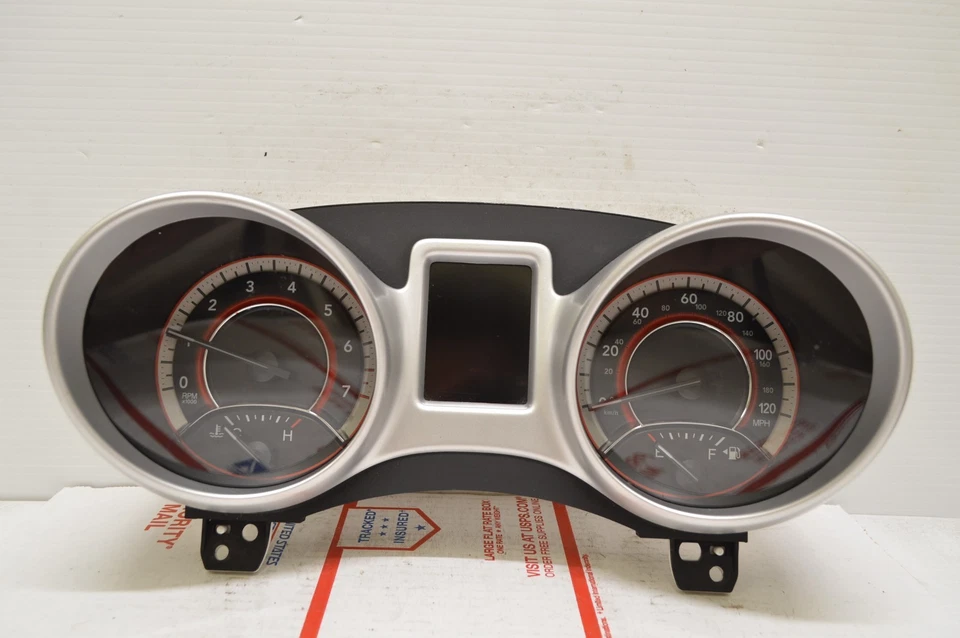 Cuadro de instrumentos velocímetro Dodge Journey 2014 14 144 k millas S7 009 Foto 1 de 4
