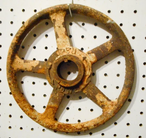VINTAGE USED INDUSTRIAL 10" VALVE HANDLE --  5 SPOKE RUST/WHITE POWELL Cover