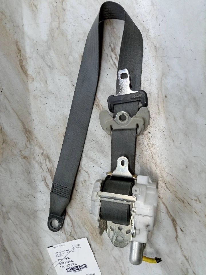 Used Front Right Seat Belt Front fits: 2011 Toyota Prius bucket Prius Plug-in VI Foto 1 de 4