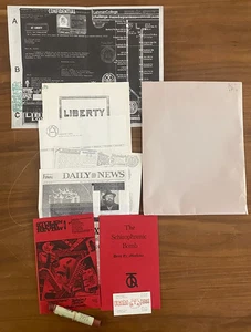 Uranian Press Art Envelope Containing 4 Zines, 2 Exhibition Posters, 1 Sculptu.. - Imagen 1 de 12