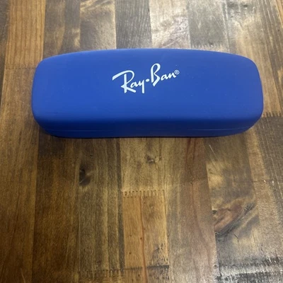Estuche para gafas azul Ray-Ban forro de terciopelo rojo Foto 1 de 4