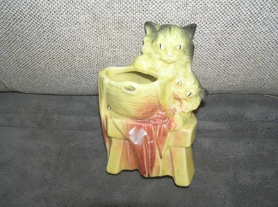 MCCOY POTTERY KITTENS PLANTER - Image 1 of 4