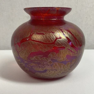 Vintage Royal Brierley Iridescent Red Studio Glass Vase With Original Label - Bild 1 von 7