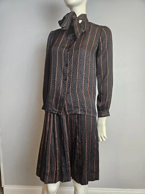 Conjunto de falda vintage Adolfo de 2 piezas toda seda manga larga camisa con corbata en el cuello adjunta Foto 1 de 4