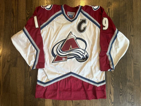 1995 Starter Authentic JOE SAKIC #19 Colorado Avalanche Jersey 48 Beckett BAS Cover