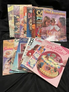 19 issue lot Wilton Yearbook of Cake Decorating 1976-1987 - Imagen 1 de 18