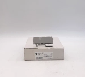 Allen-Bradley 1492-L4T Terminal Blocks - Lot of 46 - Picture 1 of 4