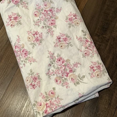 Cortina de chuveiro de tecido Simply Shabby Chic Rachel Ashwell rosa floral rosa - Imagem 1 de 4