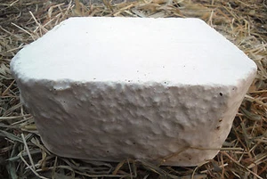 Retaining wall brick mold concrete poly plastic mould 7.5" W x 5" x 3.25" - Picture 1 of 5