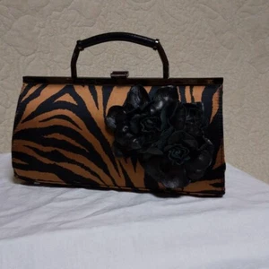 Moo Roo Rose Handtasche Geldbeutel Schwarz Rose mit Staubbeutel Neu ohne Etikett - Bild 1 von 10