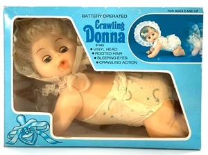 Bambola Crawling Donna 1983 a batteria in scatola originale - NUOVA - Foto 1 di 8
