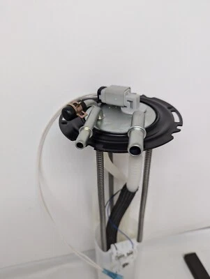 03-09 Kodiak - Topkick 6.6L Diesel Front Tank Sending Unit C4500, C5500 - Image 1 of 4