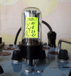 6N8S = 6SN7 =  ECC32 1969 Soviet Tube. TESTED L3-3. - Picture 1 of 4