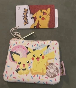 Portamonete Loungefly Pokémon Pichu & Pikachu Ciambelle Piccolo Pochette con Cerniera Nuovo con etichette. - Foto 1 di 12